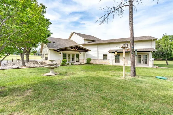 344 Clear Lake Lane, Weatherford, TX 76087