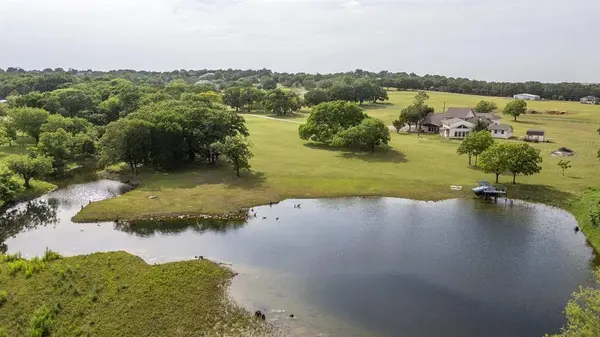 344 Clear Lake Lane, Weatherford, TX 76087