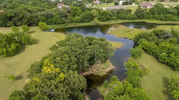 344 Clear Lake Lane, Weatherford, TX 76087