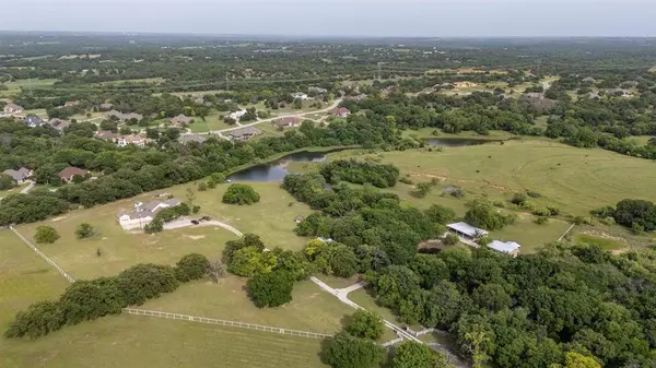 344 Clear Lake Lane, Weatherford, TX 76087