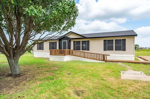 9016 Adobe Court, Alvarado, TX 76009