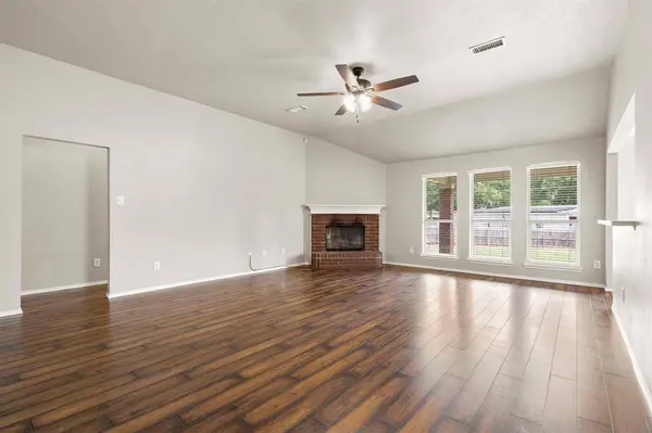 1912 Cancun Drive, Mansfield, TX 76063