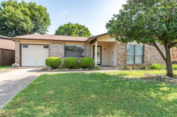 3736 Longmeadow Way, Fort Worth, TX 76133