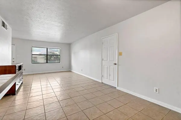 3736 Longmeadow Way, Fort Worth, TX 76133