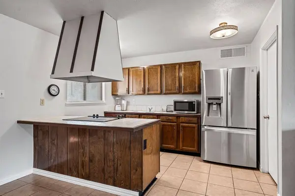 3736 Longmeadow Way, Fort Worth, TX 76133