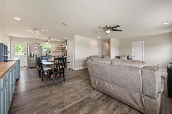 106 Toowoomba Lane, Weatherford, TX 76085