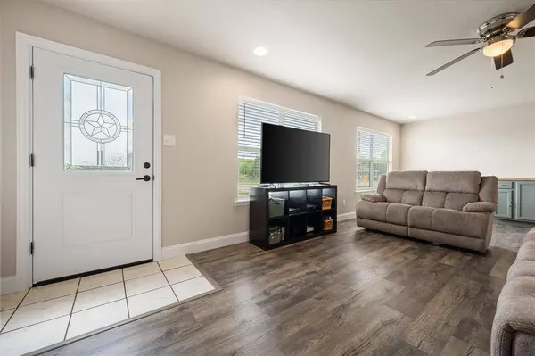 106 Toowoomba Lane, Weatherford, TX 76085