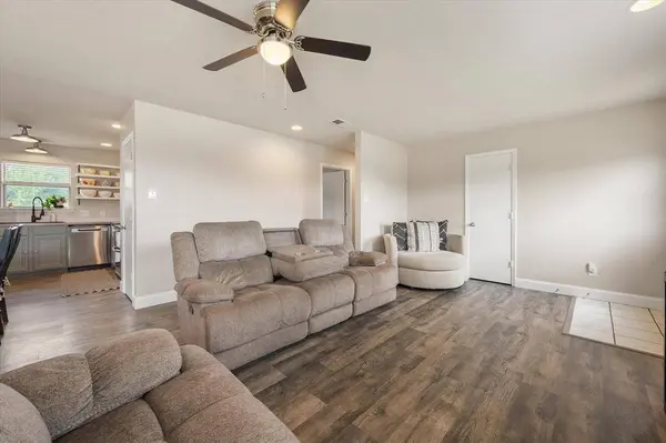 106 Toowoomba Lane, Weatherford, TX 76085