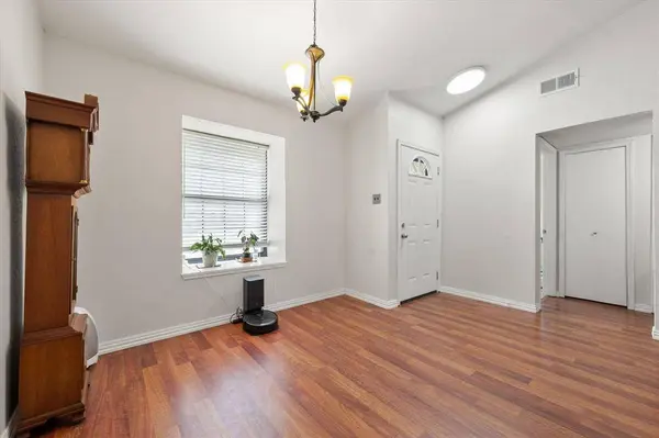 4212 Glen Pines Drive, Arlington, TX 76016