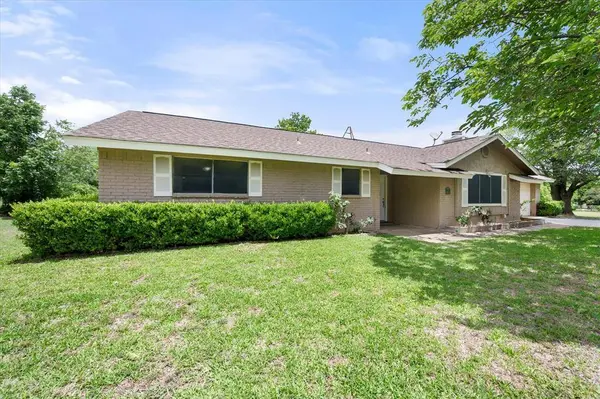 541 Apple Lane, Midlothian, TX 76065