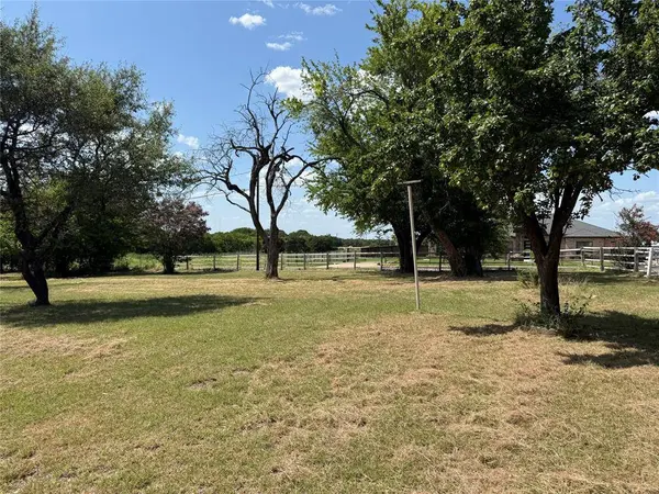 604 E Highland Road, Ovilla, TX 75154