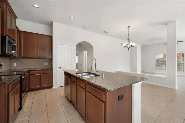 1313 Concho Trail, Mansfield, TX 76063