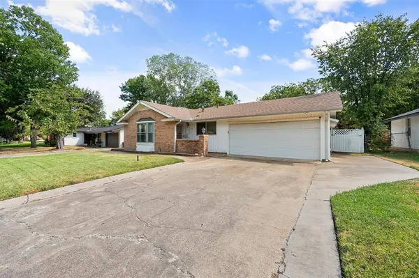 1924 Canterbury Street, Irving, TX 75062