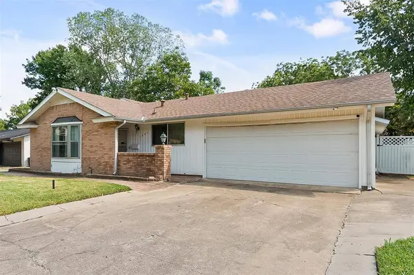 1924 Canterbury Street, Irving, TX 75062