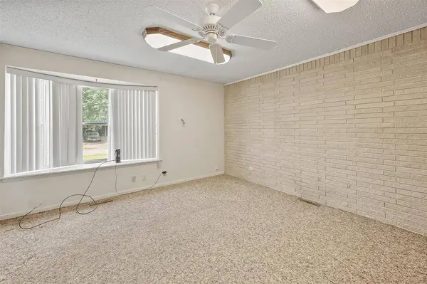 1924 Canterbury Street, Irving, TX 75062
