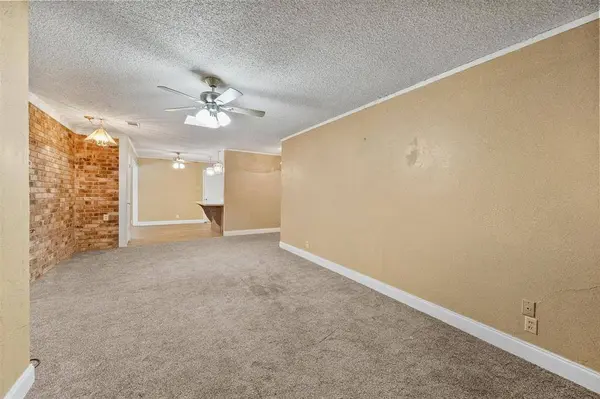 1924 Canterbury Street, Irving, TX 75062