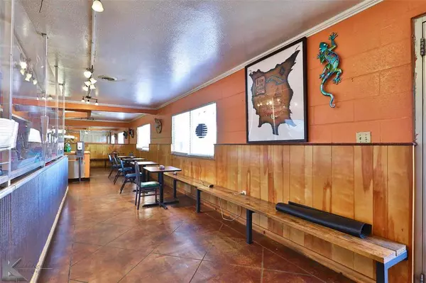 841 W 4th Street, Baird, TX 79504