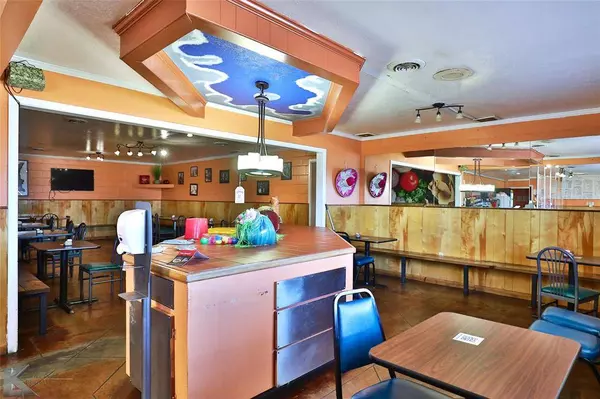 841 W 4th Street, Baird, TX 79504