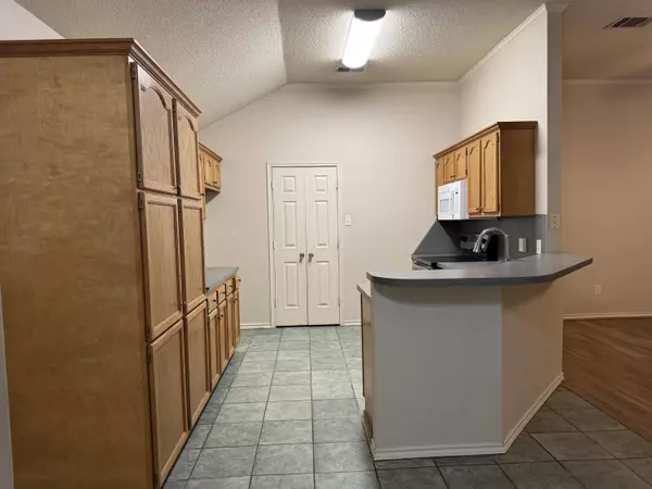 10602 Akron Avenue, Lubbock, TX 79423