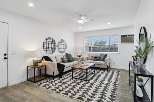 10220 Princess Sarit Way, Santee, CA 92071