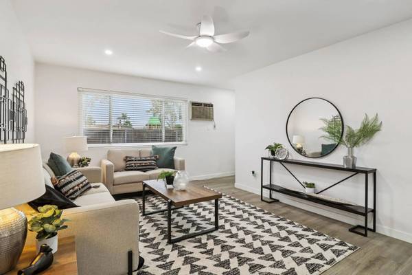 10220 Princess Sarit Way, Santee, CA 92071