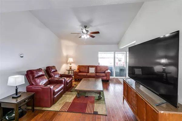 517 Brookview Drive, Garland, TX 75043