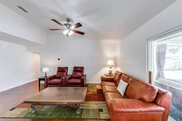 517 Brookview Drive, Garland, TX 75043