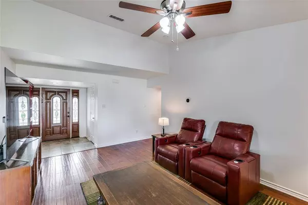 517 Brookview Drive, Garland, TX 75043