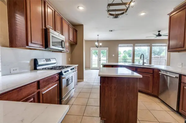 5476 Pecan Creek Circle, Fort Worth, TX 76244