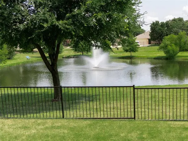 5476 Pecan Creek Circle, Fort Worth, TX 76244