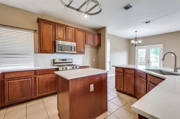 5476 Pecan Creek Circle, Fort Worth, TX 76244