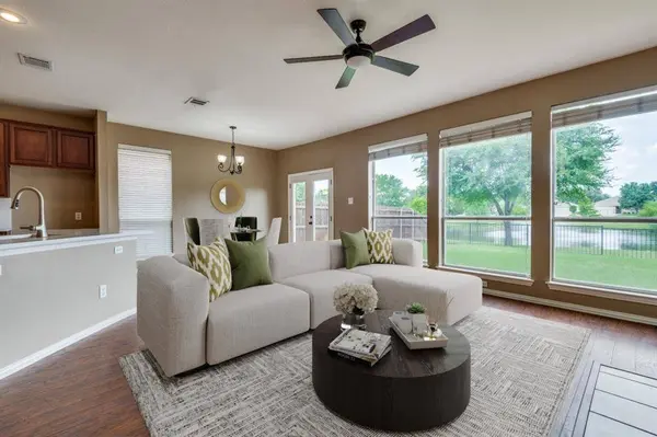 5476 Pecan Creek Circle, Fort Worth, TX 76244