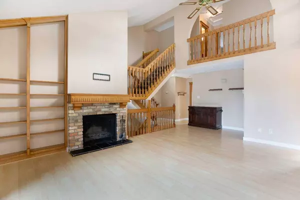 1260 Ranchview RD NW, Calgary, AB T3G 1Y2