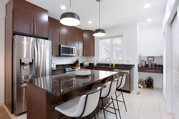 25 West Springs LN SW, Calgary, AB T3H 5W1