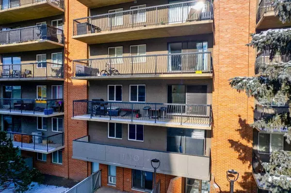 1320 12 AVE SW #302, Calgary, AB T2H 2J6