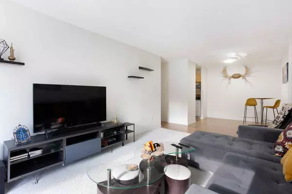 1320 12 AVE SW #302, Calgary, AB T2H 2J6