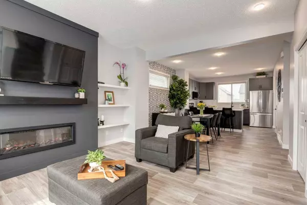 44 Carringvue Link NW, Calgary, AB T3P 1K6