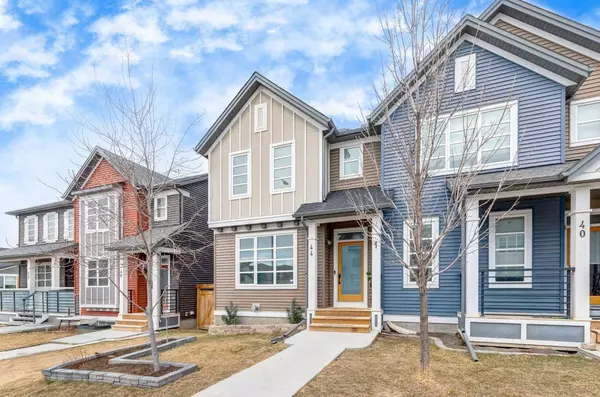 44 Carringvue Link NW, Calgary, AB T3P 1K6