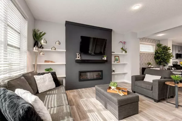 44 Carringvue Link NW, Calgary, AB T3P 1K6