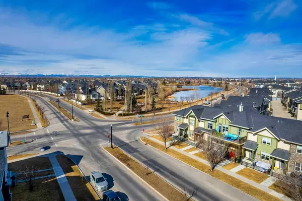 512 Mckenzie Towne DR SE, Calgary, AB T2Z 1C7