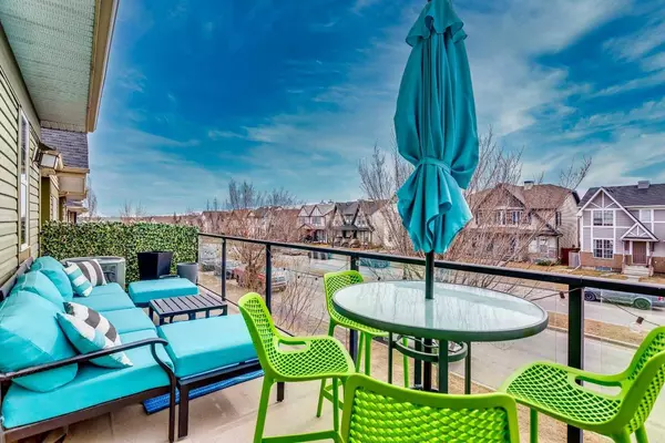 512 Mckenzie Towne DR SE, Calgary, AB T2Z 1C7