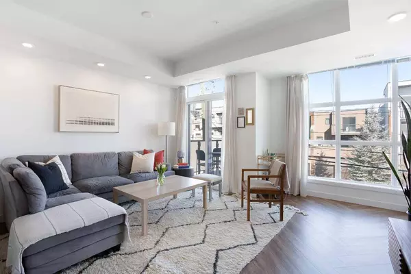 1709 35 AVE SW #202, Calgary, AB T2T 6X9