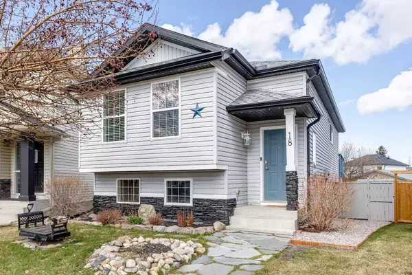 18 Everstone CT SW, Calgary, AB T2Y 4J6
