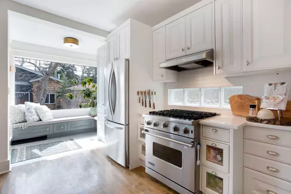 307 12 AVE NW, Calgary, AB T2M 0C8