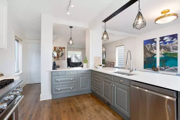 307 12 AVE NW, Calgary, AB T2M 0C8