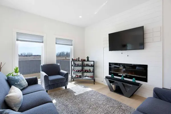 803 Mandalay BLVD, Carstairs, AB T0M 0N0