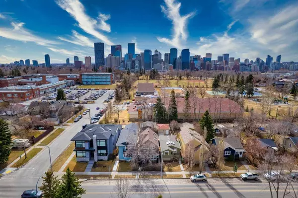 307 12 AVE NW, Calgary, AB T2M 0C8