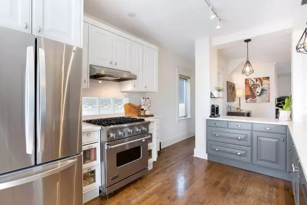 307 12 AVE NW, Calgary, AB T2M 0C8