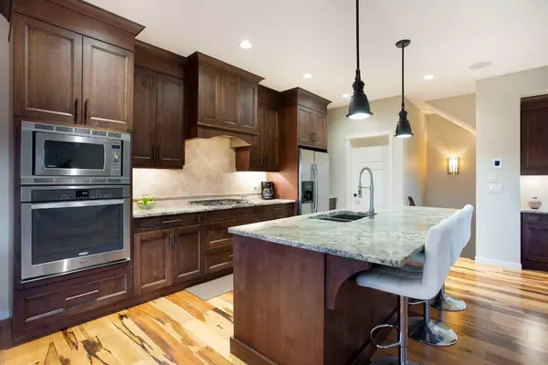 5 Cranbrook PL SE, Calgary, AB T3M 1S4