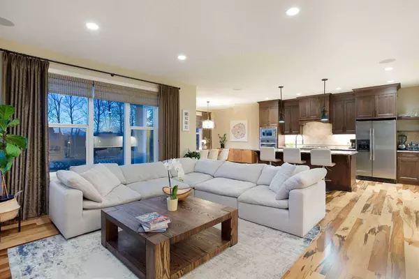 5 Cranbrook PL SE, Calgary, AB T3M 1S4